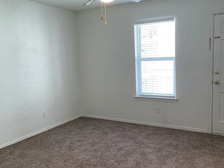 Tara Apartments — Photo 25