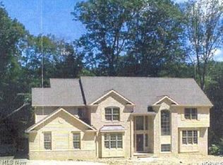 Deep Creek Ln, Chagrin Falls, OH 44022