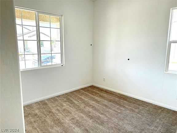 4th image of 58 Barton Bay Ave