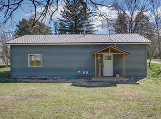 304 Lincoln St, Kalkaska, MI 49646