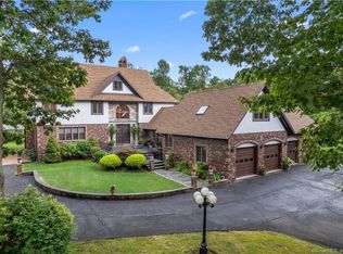 22 Old Pasture Ln, Hamden, CT 06518