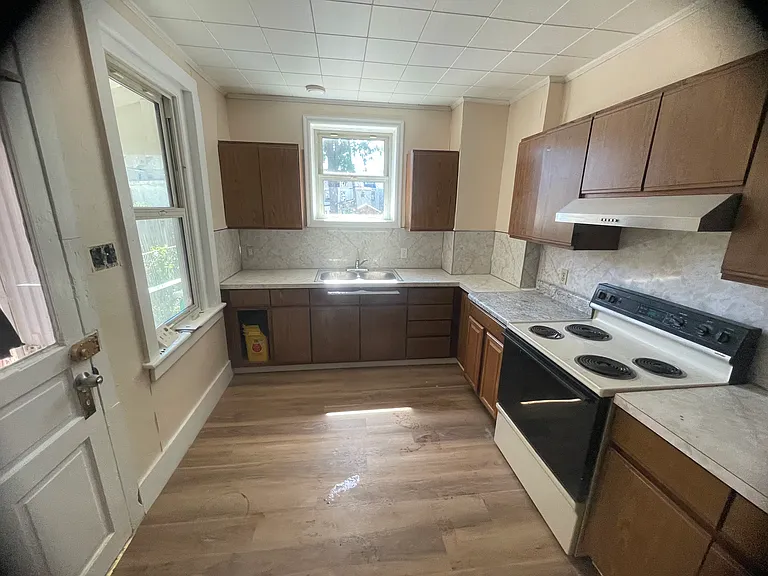 318 N Lumber St — Photo 2