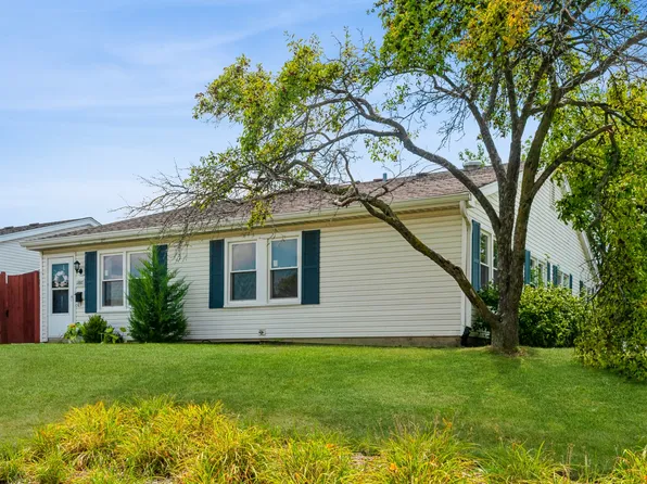 1886 Stockton Dr #1886, Hoffman Estates, IL 60169