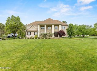 21 Stonehenge Ct, Jackson, NJ 08527