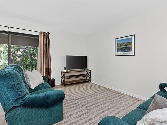 5th image of 468 Valley Dr APT 300