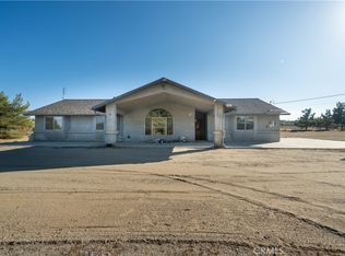 10975 Muscatel St, Oak Hills, CA 92344