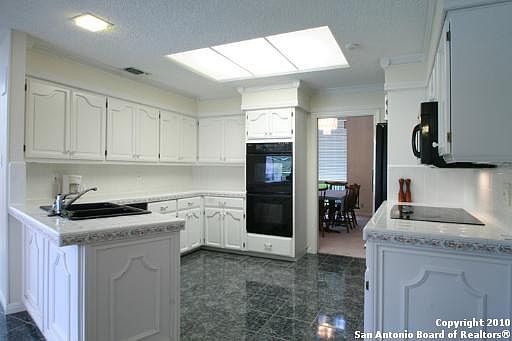 5th image of 3402 HUNTERS CIR