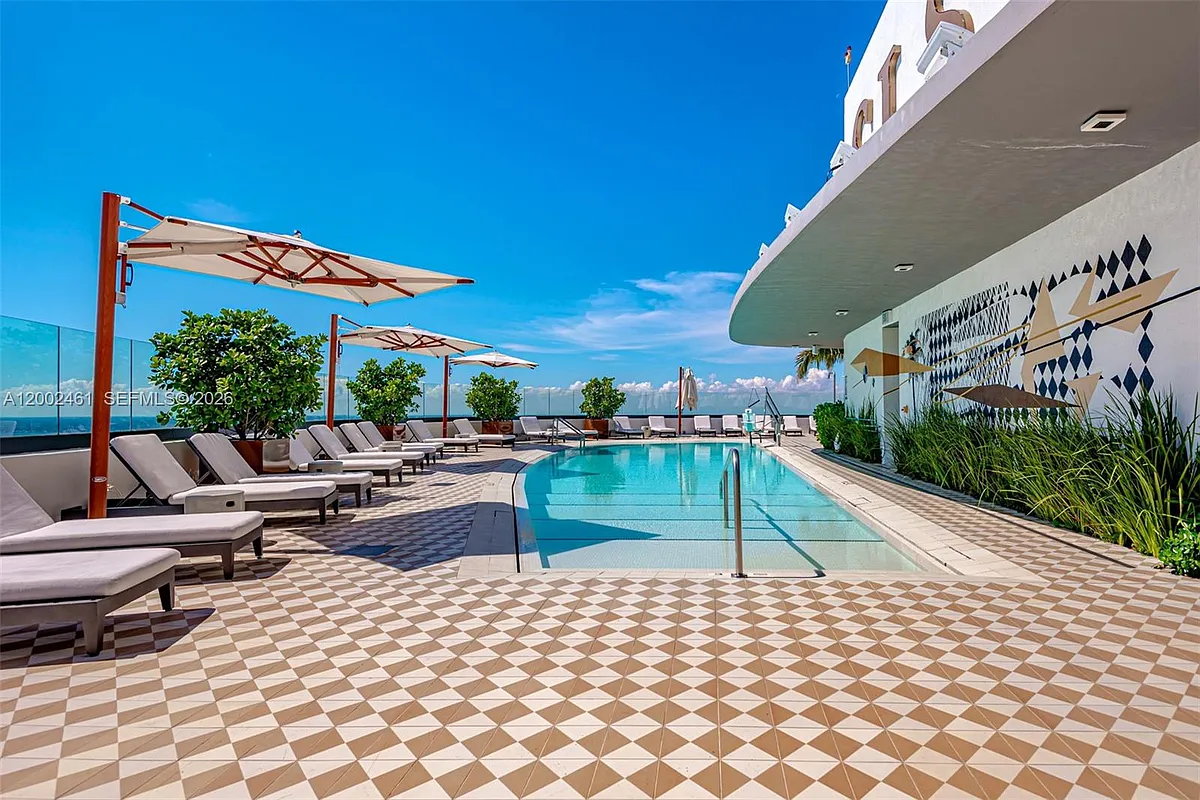 Building Photo - 801 S Miami Ave #4608