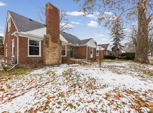 1158 Hawthorne Rd, Grosse Pointe Woods, MI 48236