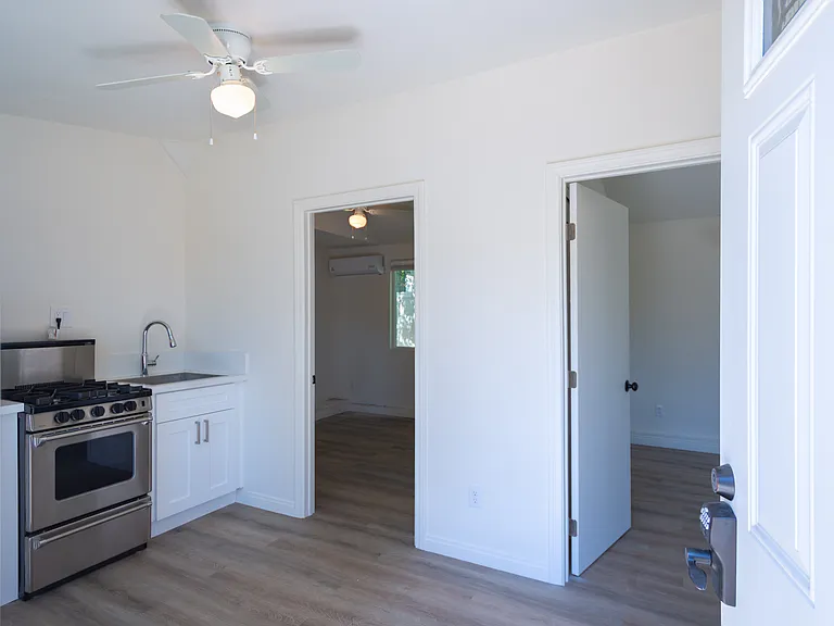 5484 Baja Dr — Photo 13