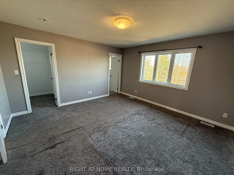 133 Templewood Dr — Photo 32