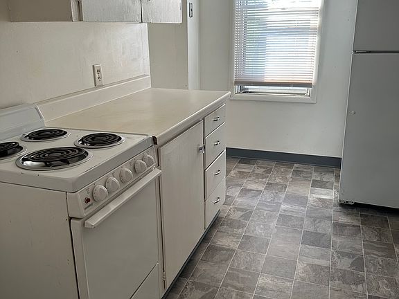 5th image of 312 3rd Ave W APT 4