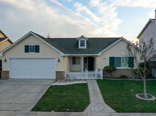 2412 Hearthsong Dr, Riverbank, CA 95367