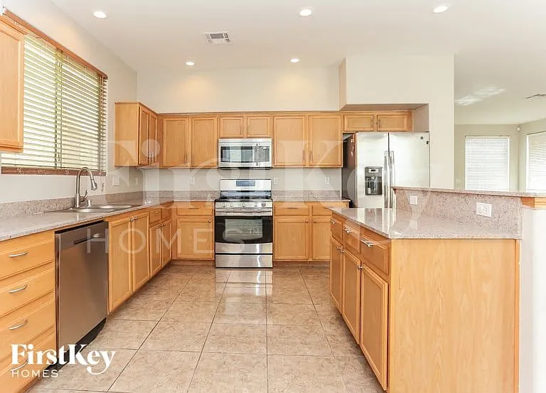 6857 N Campbell Rd — Photo 5