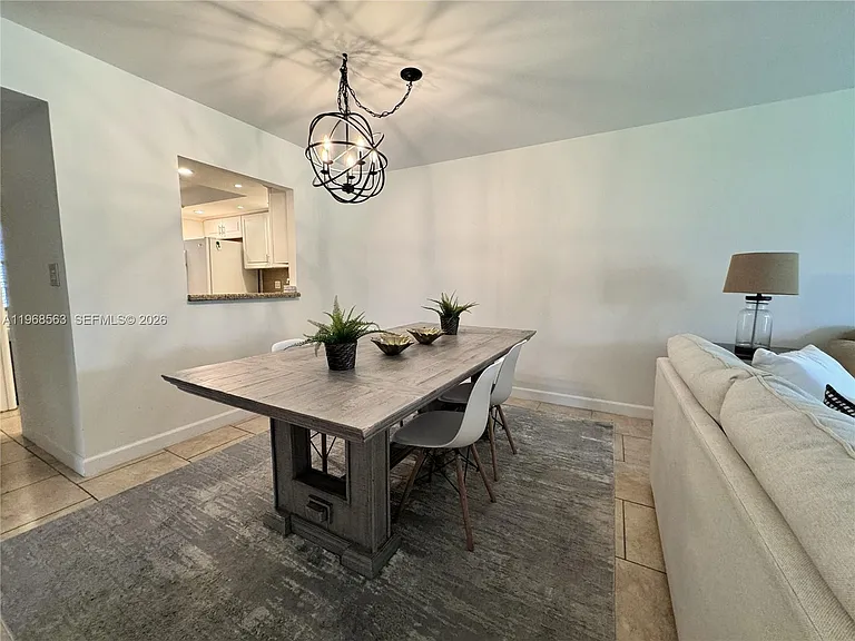 901 W Cypress Ln #201 — Photo 18