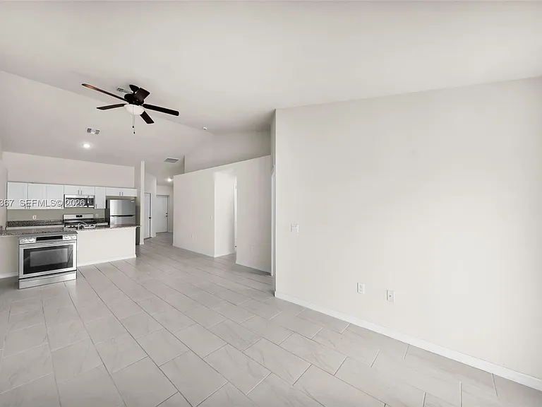 4106 SW 7th Pl — Photo 4