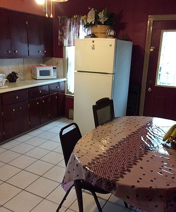 3rd image of 12848 Highland Ave
