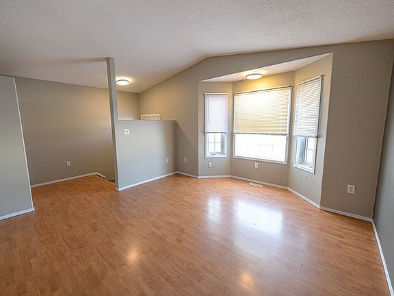 4th image of 9223 94a Ave #B
