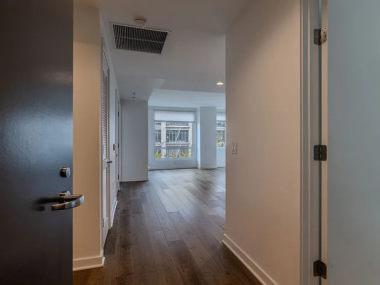 1788 Clay St #404 — Photo 13