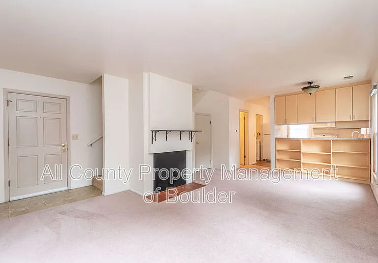 1817 Grove St #3 — Photo 3