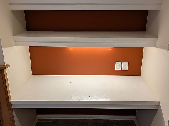4th image of 2033 E Pratt St #B