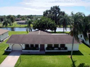 71 Caddy Rd, Rotonda West, FL 33947
