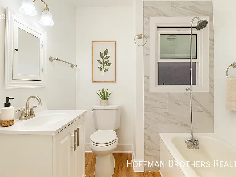 1022 N Berendo St #3 — Photo 4