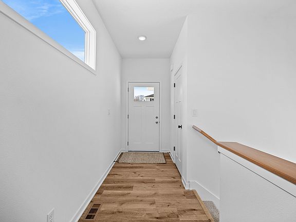 3rd image of 25 Keeneland Ct