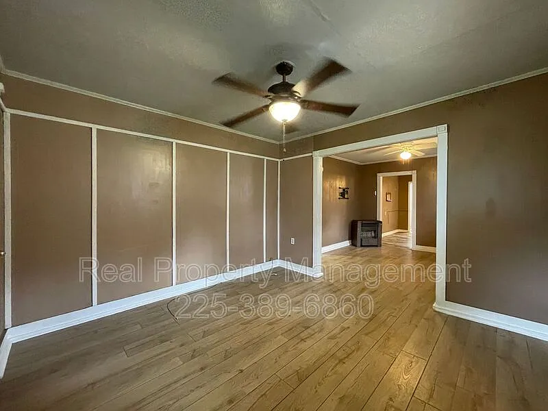 3 bed, 1.0 bath, 800 sqft, $1,075 — Photo 4