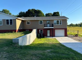 2160 Harts Mill Rd #2160, Clinton, IA 52732