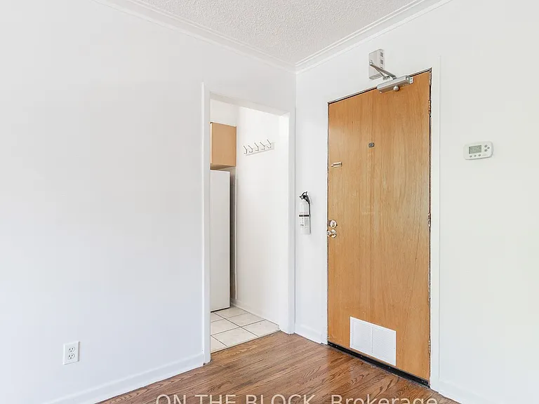 883 Saint Clair Ave W #2 — Photo 3