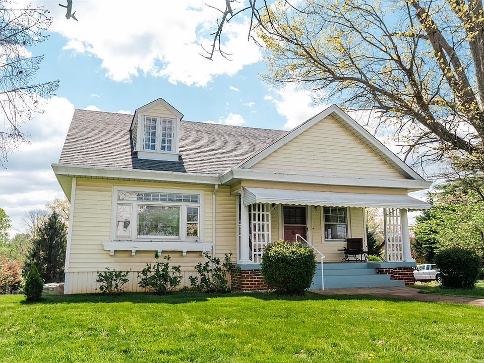 1st image of 3670 Fort Ave