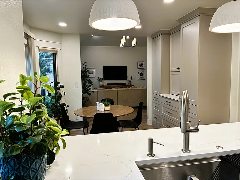 1035 Ashford Ct — Photo 11