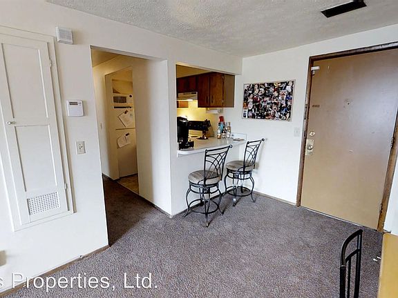 3rd image of 285 E 14th Ave APT 1A