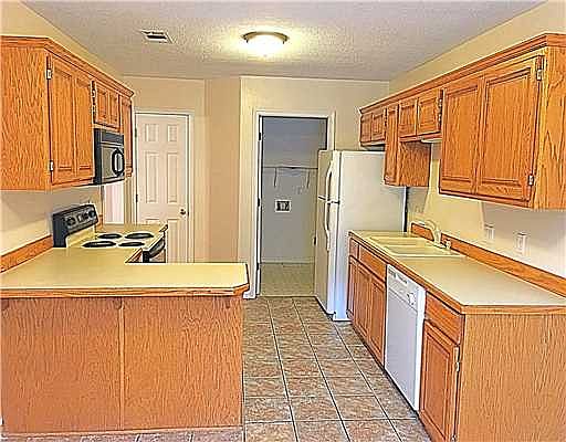 4th image of 19 Fleetwood Pl