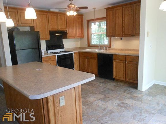 5th image of 709 N Lakeshore Dr