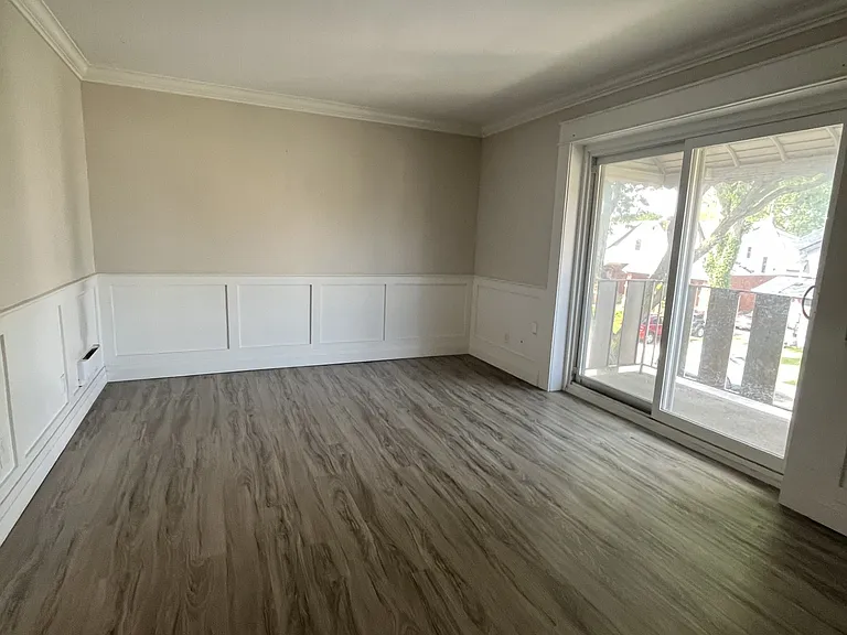 340 Campbell Ave #302 — Photo 3