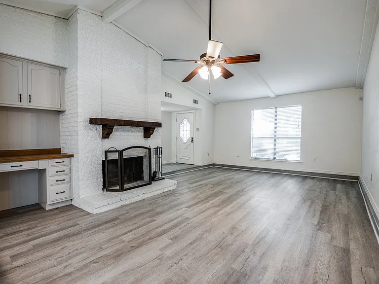 6013 Frontier Ln — Photo 4