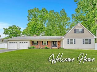 6 Hunter Ct, East Brunswick, NJ 08816