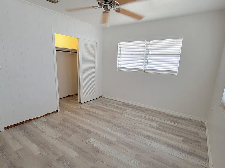 220 Avenue Des Parques North — Photo 9