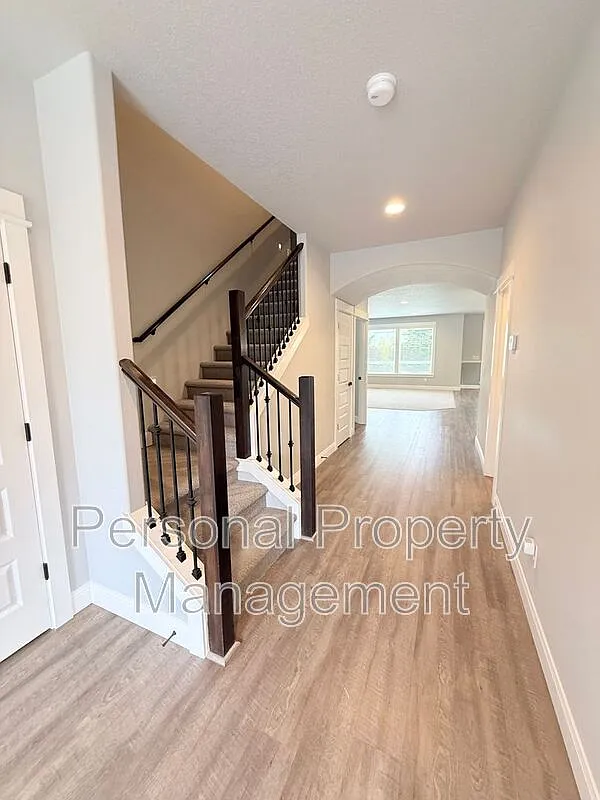 4 bed, 3.5 bath, 2986 sqft, $3,295 — Photo 3