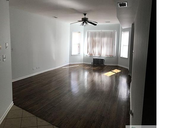 5th image of 7527 S Essex Ave #2