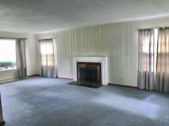 5th image of 817 Smithfield Dr