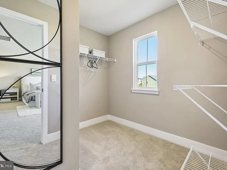 111 Charing Cross Dr — Photo 16