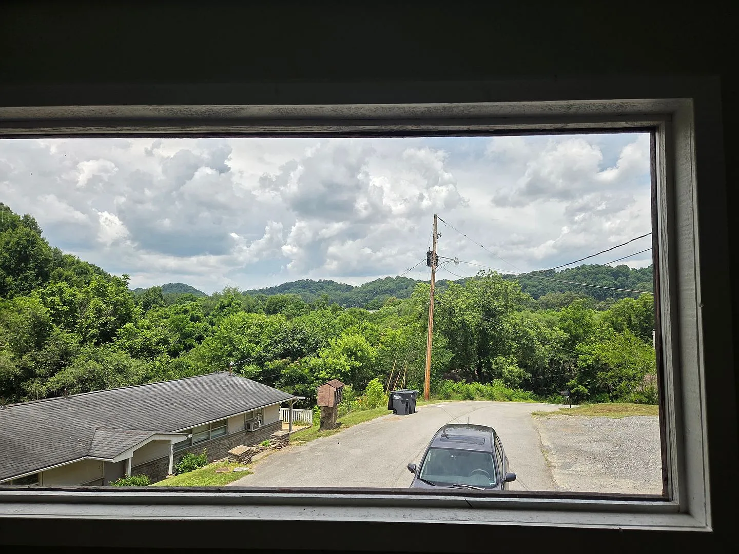 2 Bedroom / 1 Bath bonus room, large living kitchen/dining room combo duplex — Photo 3