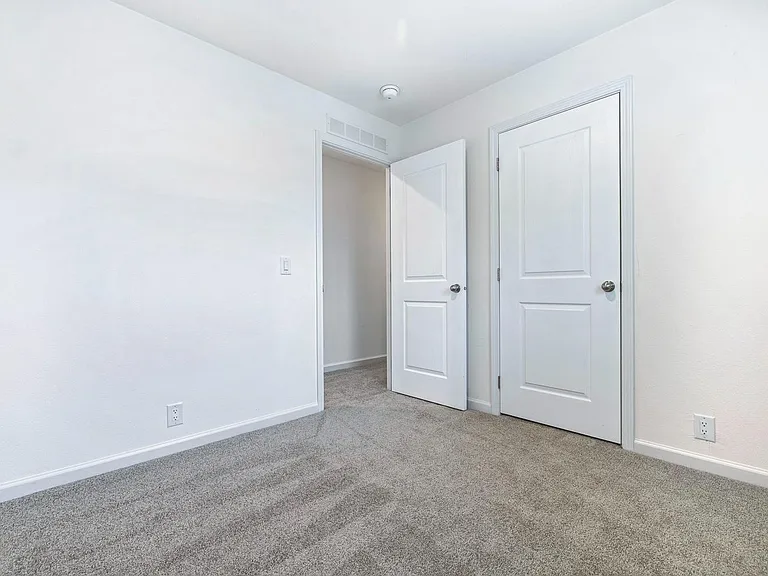 1719 W Olive #33 — Photo 22