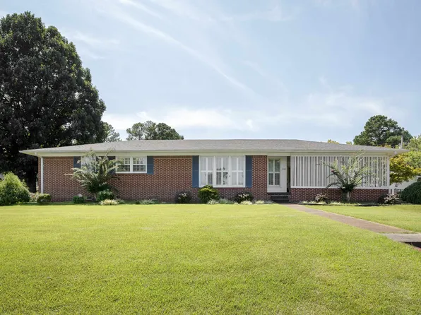 2018 Conway Dr, Florence, AL 35630