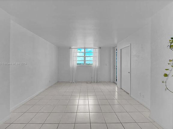 3rd image of 2903 NE 163rd St APT 904