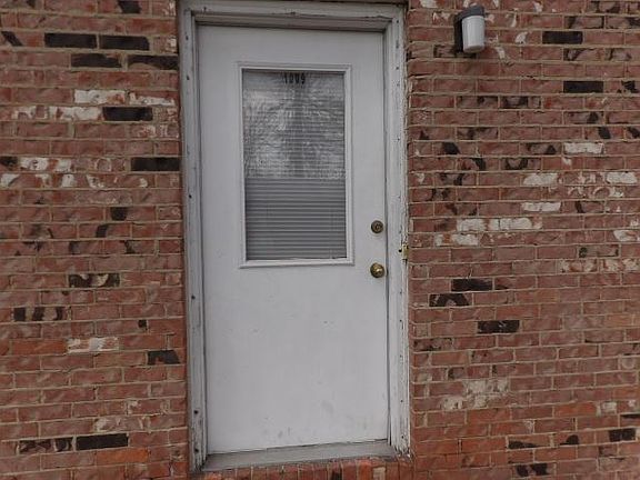 3rd image of 1009 Patricia Dr