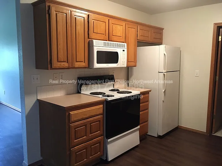 4433 W Cheyenne Dr — Photo 7